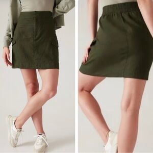 Athleta Voyager 100% Linen Cargo Pocket Green Mini Skirt Size 8